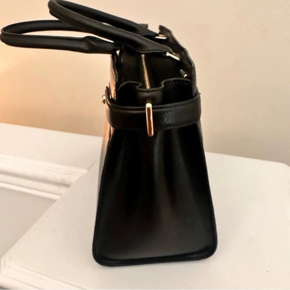 Kate Spade‎ Staci Saffiano Satchel Purse Black, Medium Size Crossbody